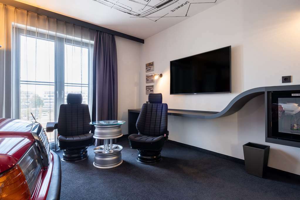 V8 Hotel Koeln At Motorworld Chambre photo
